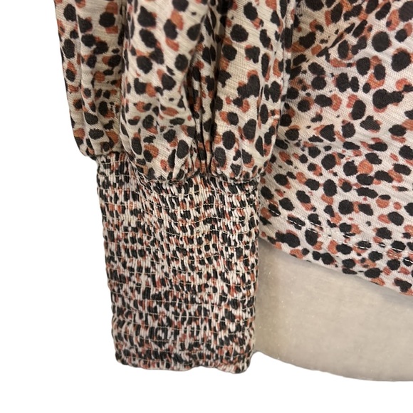 Nation LTD Loren Spotted Smocked Puff Balloon Sleeve Tee - XS - Picture 13 of 16